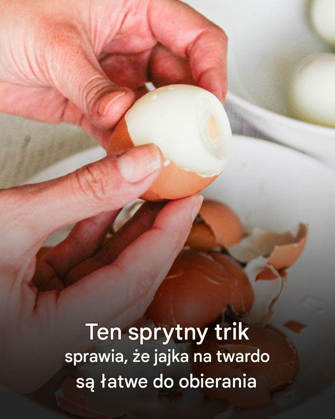 Oto jak obrać jajka na twardo, nie brudząc się!