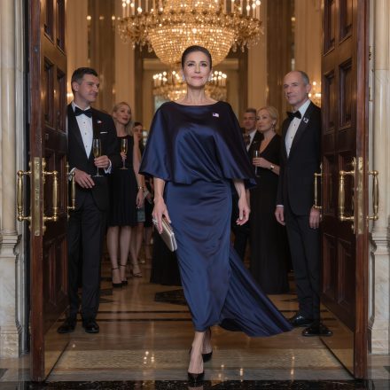 Nigdy nie powiedziałem synowi, że zarabiam 40 000 dolarów miesięcznie. Myślał, że jestem zwykłym pracownikiem biurowym – aż do nocy, kiedy wszedłem na kolację, która zmieniła wszystko