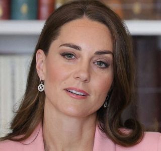 „Żegnaj, Kate”: Rodzina królewska jest zdruzgotana, Kate Middleton właśnie przegrała walkę z… Zobacz pierwszy komentarz.